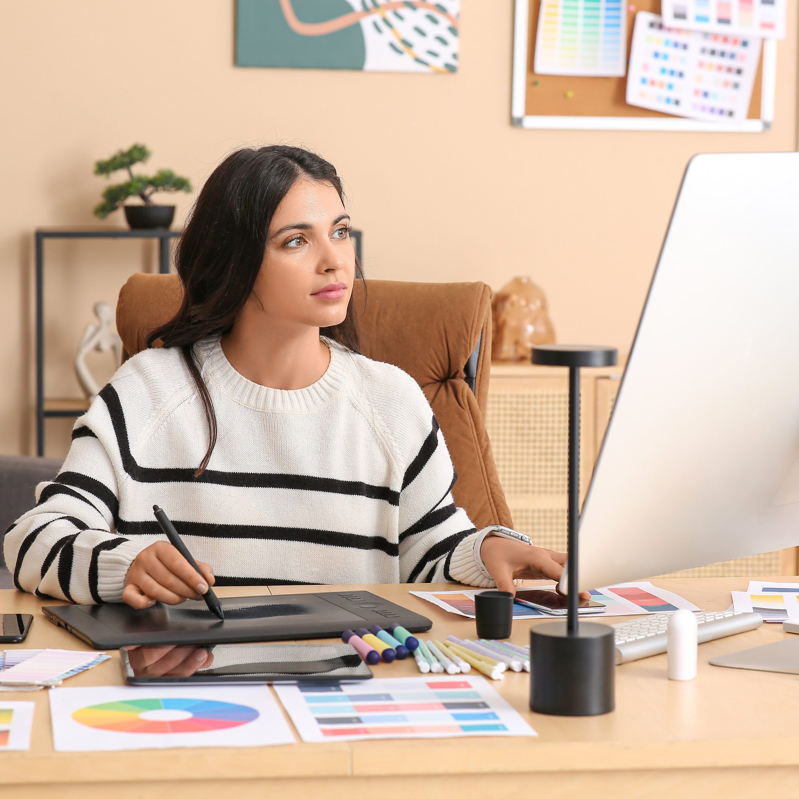 The Value Of A Professional Graphic Designer vs. Canva